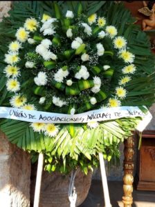 Coronas y arreglos florales fúnebres
